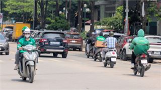 Xăng E10 "ghi điểm" với tài xế công nghệ